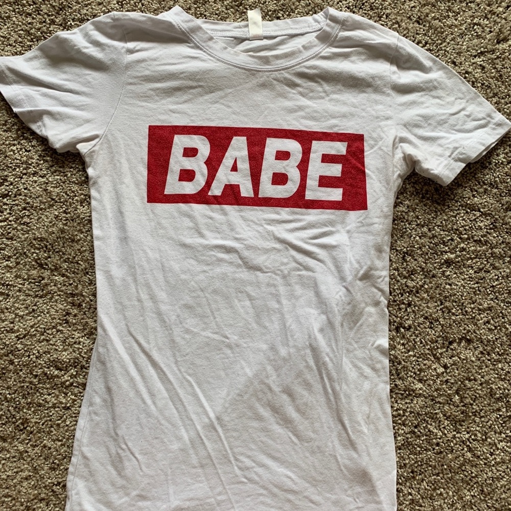 BABE T-shirt